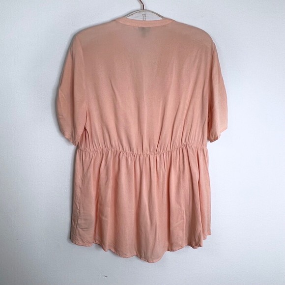TORRID Womens Blouse Size 00 Peach Rayon Short Sleeve Button Front Top 10 M/L - Picture 7 of 8
